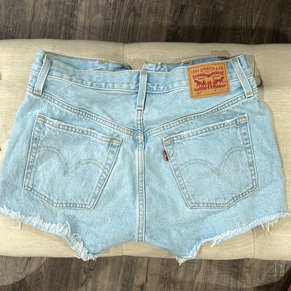 Levi 501 shorts - size 27 - Picture 3 of 5